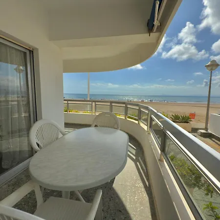 Beachfront Terrace - Apartament