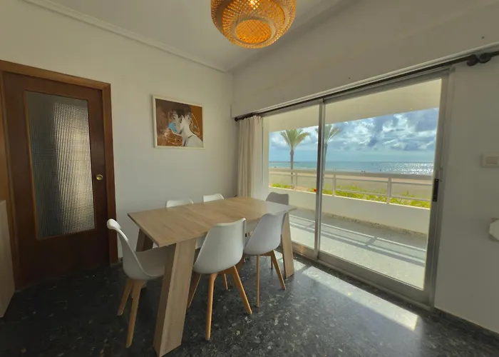 Beachfront Terrace - * 쿠엘라