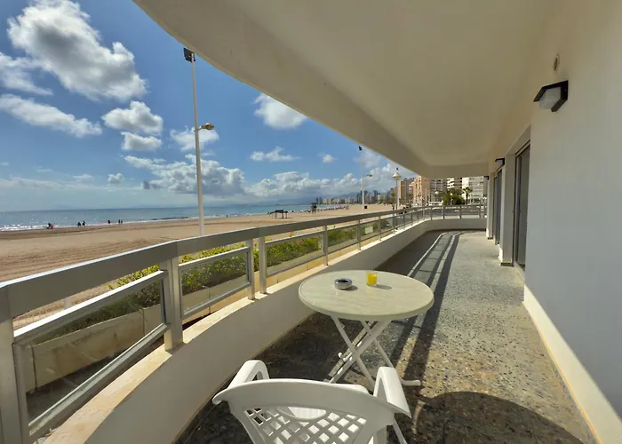 Beachfront Terrace - 쿠엘라
